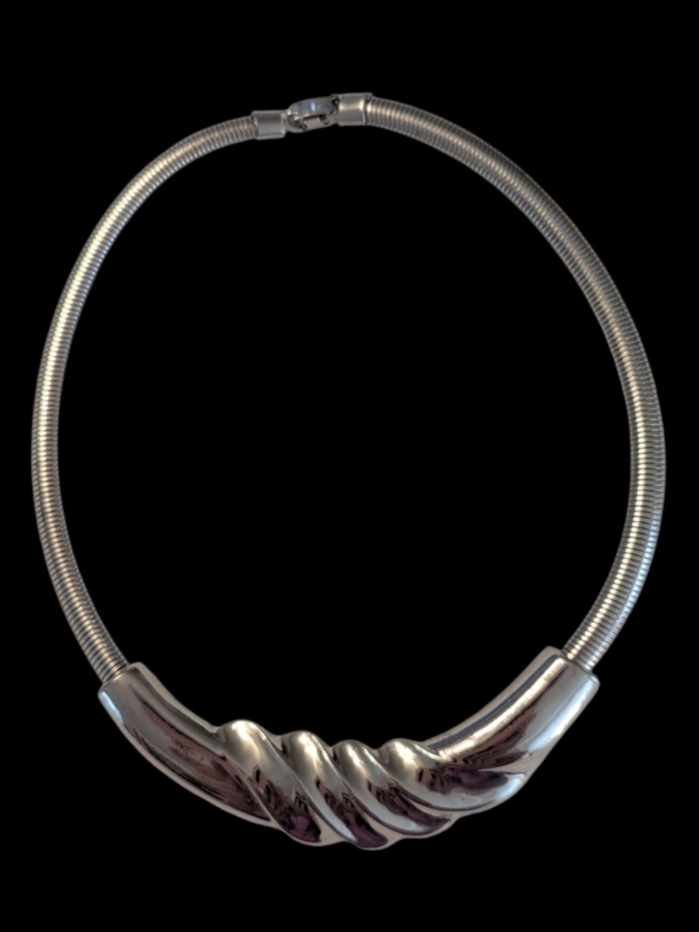 VTG 70s 80s Silver Tone Omega Springy Flat Coil Wire Choker Collar Necklace 17"